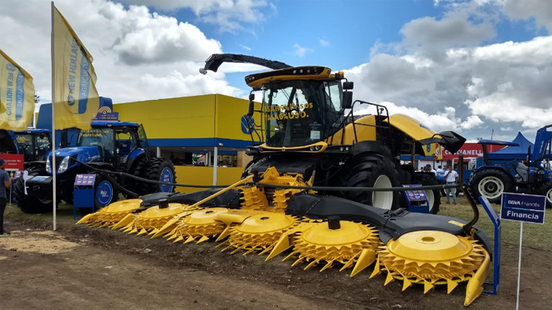Presentan una nueva picadora en ExpoAgro