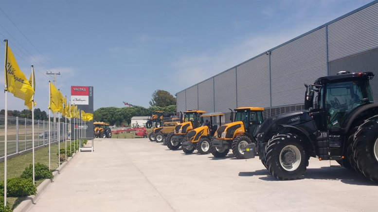 Valtra y Challenger, las vedettes en la inauguración del nuevo concesionario de Alberto Gauss e Hijos, en Entre Ríos