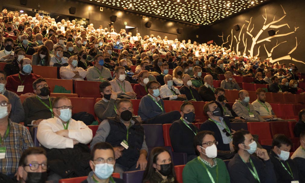 Más de 800 personas asistían a la II Jornada del Cultivo de la Alfalfa en Lérida