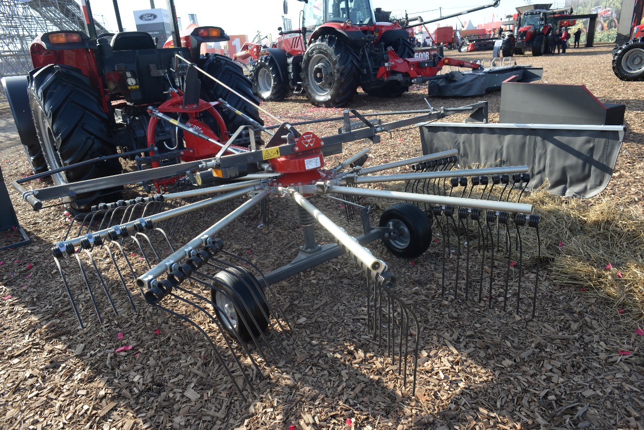Massey Ferguson amplia su portfolio forrajero