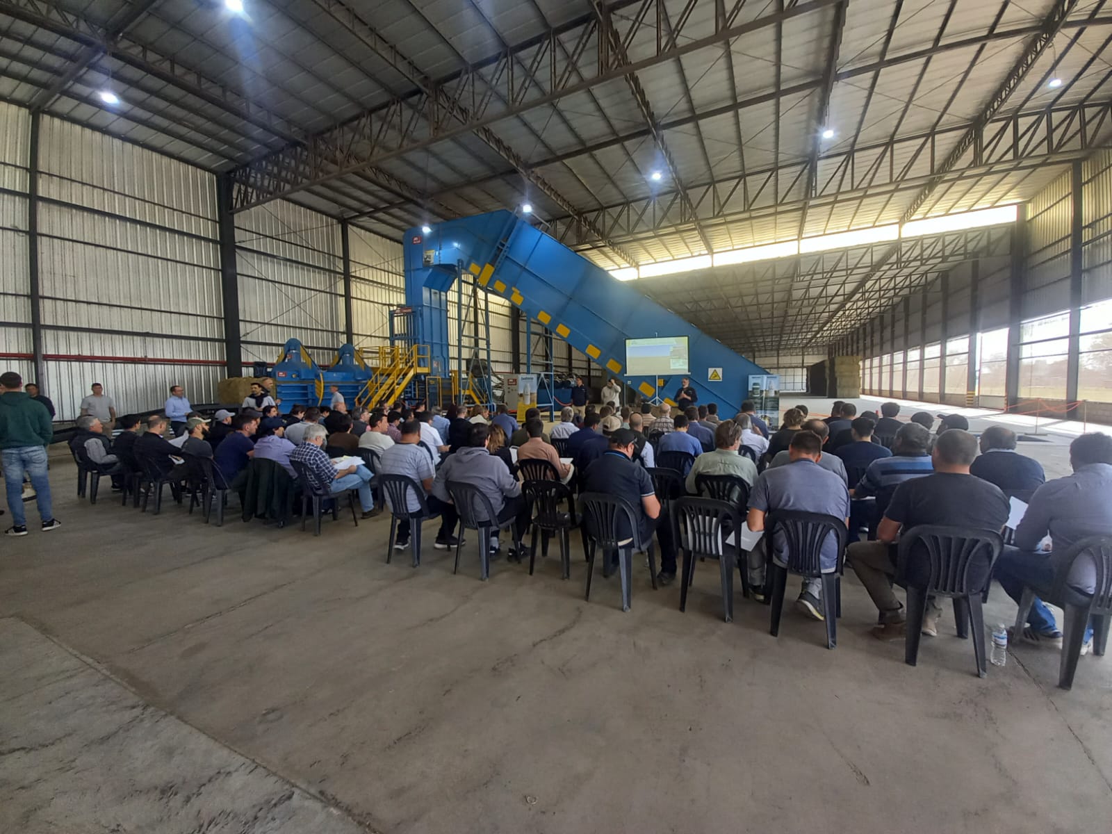 Una jornada productiva para la cadena de la alfalfa