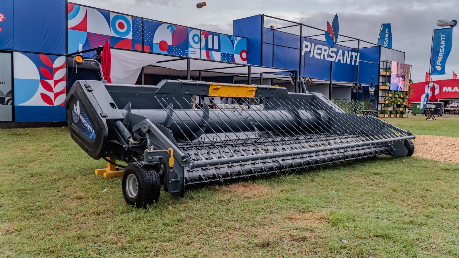 Piersanti presentó un nuevo cabezal draper recolector de hileras 