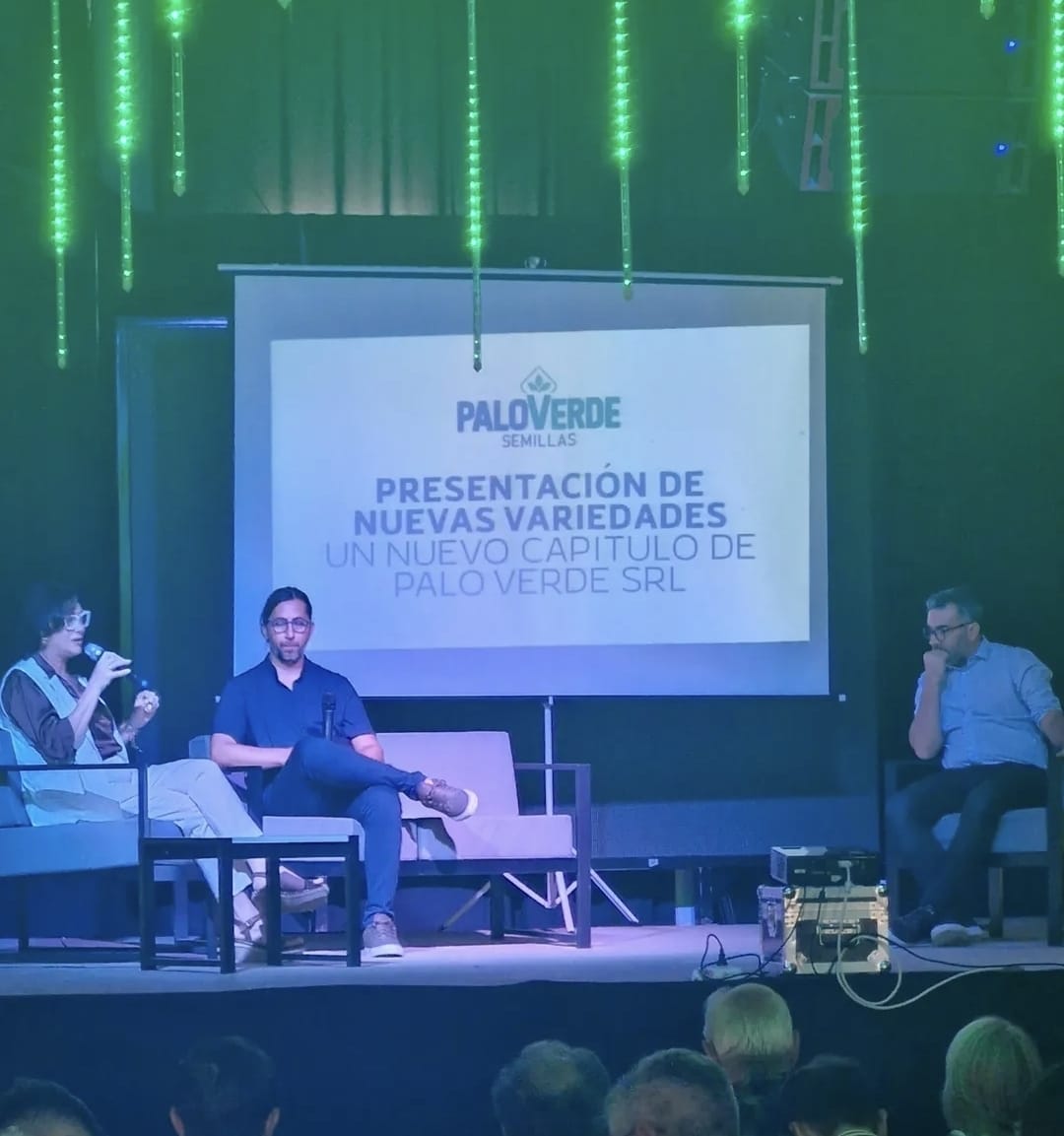 Con Amaya como la gran estrella, Palo Verde presentó tres variedades de semillas