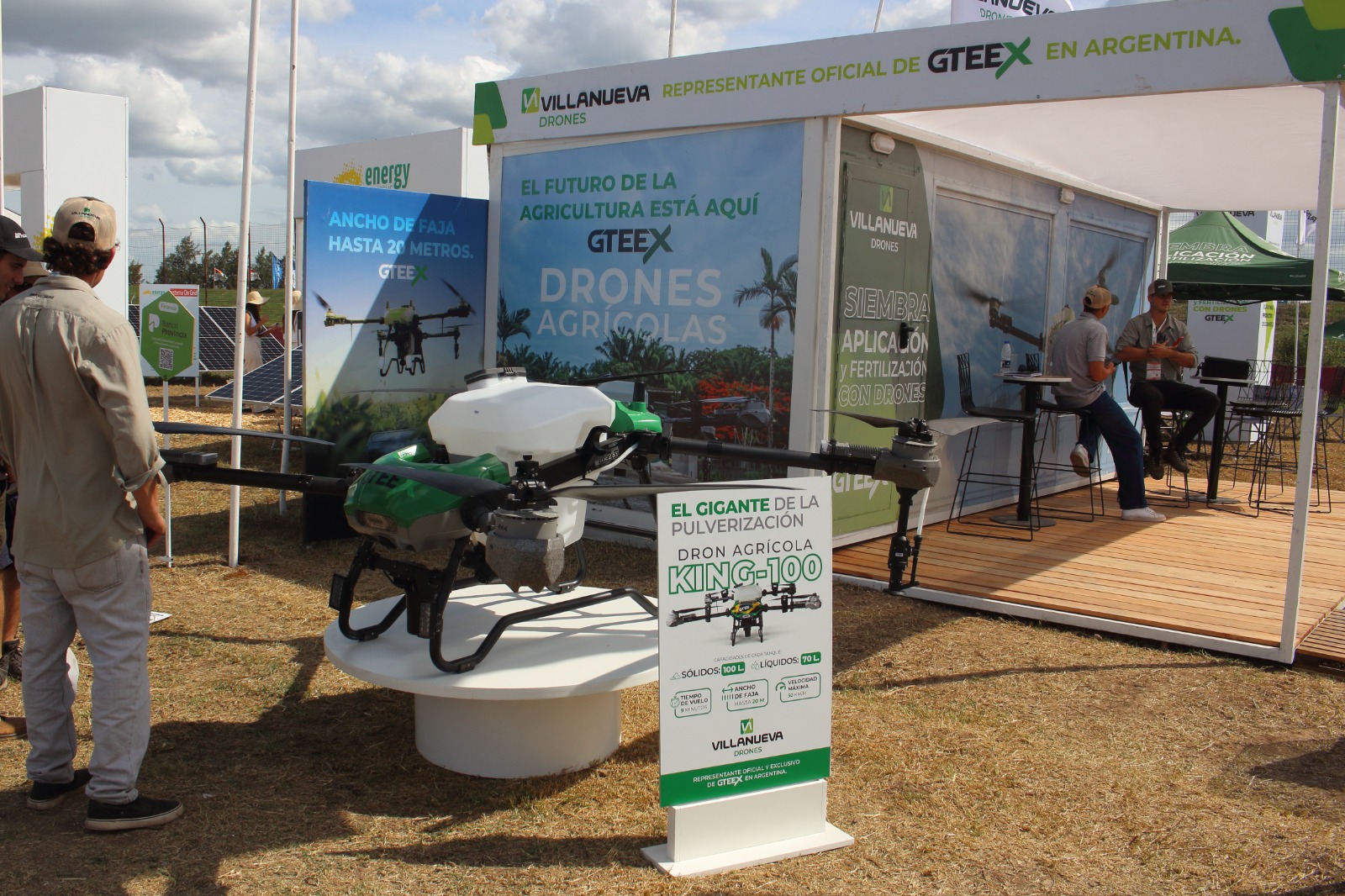 Villa Nueva Drones presentó el equipo más grande de sudamérica